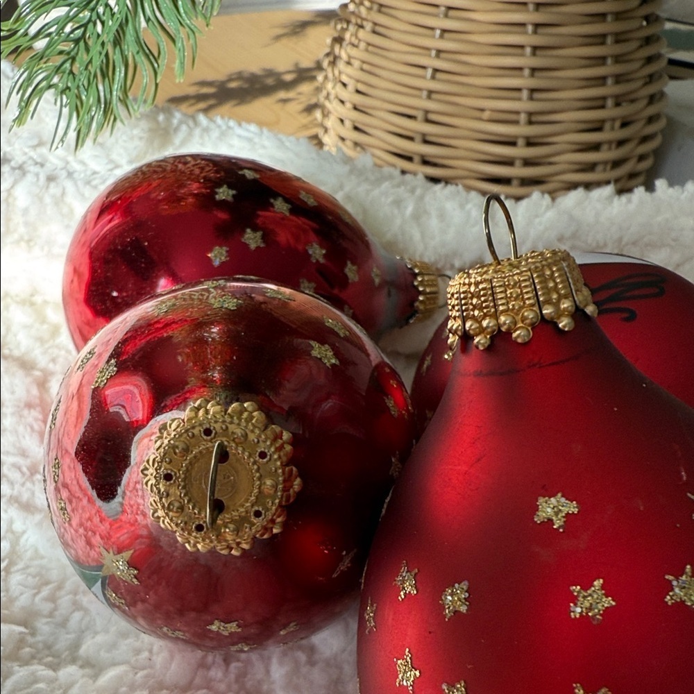 Set of Four (4) Vintage Red Christmas Ornaments with Tree Design and Gold Stars - Picture 4 of 4